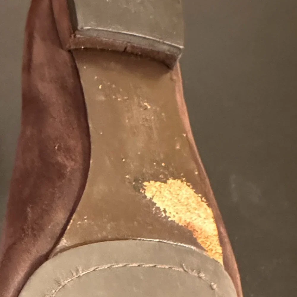 Kate Spade size 7 brown suede  flats with  tassels